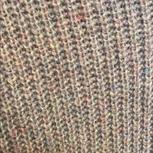 Grey sweater with hints of color - Picture 2 of 3